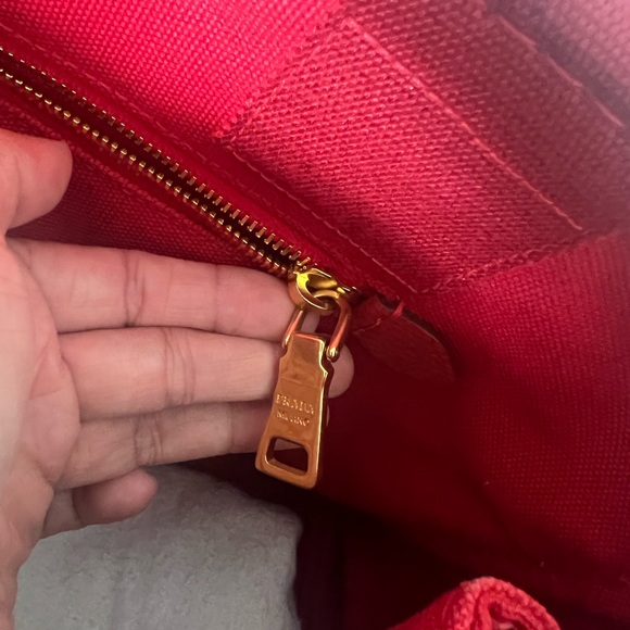 Prada canapa - Picture 8 of 12